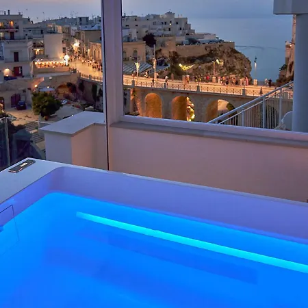 White Coast Konukevi 4*