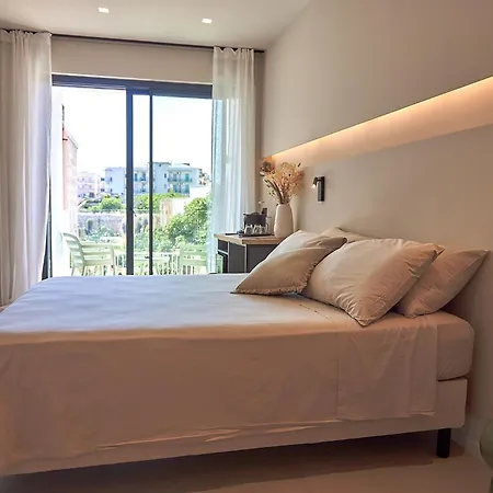 White Coast 4*